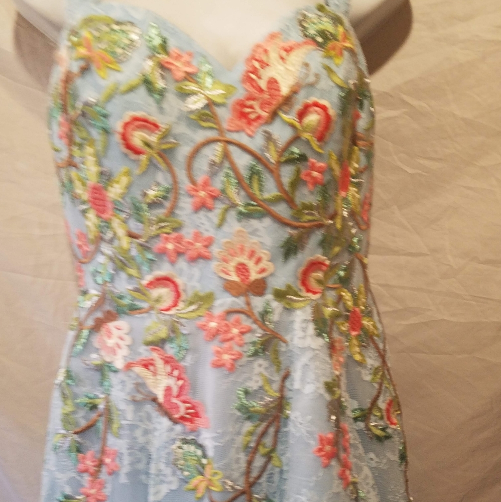 Light Blue, High Low, Spring 2017 Collection - Picture 2 of 5